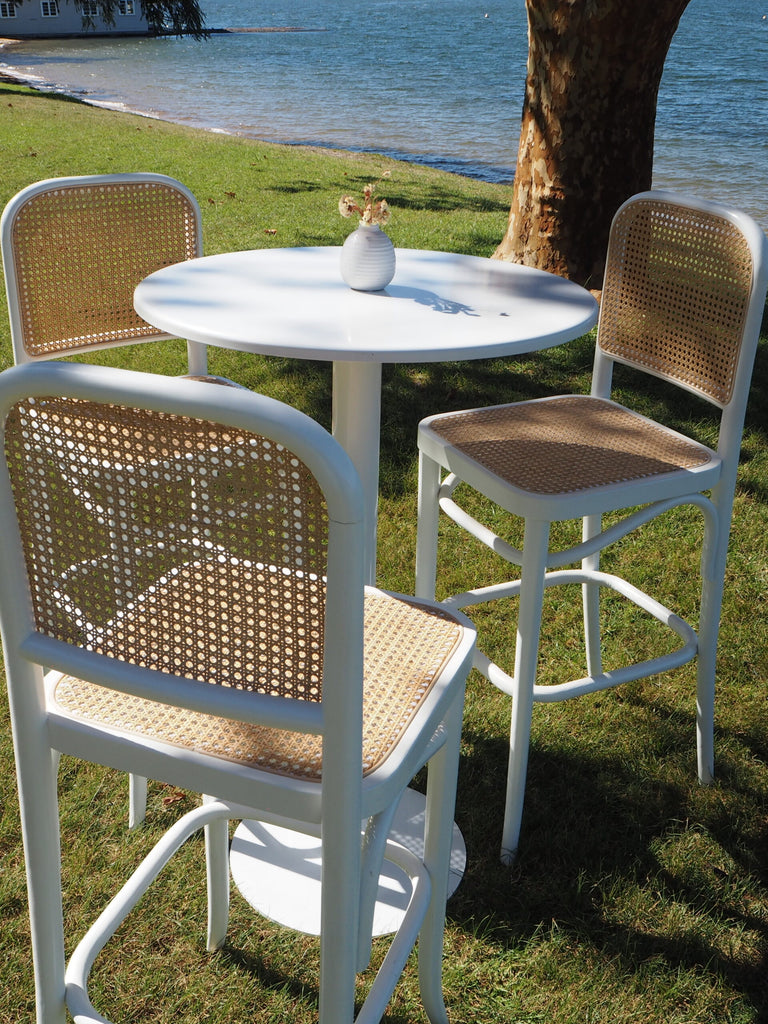 White Round Bar Table – MainEventHire